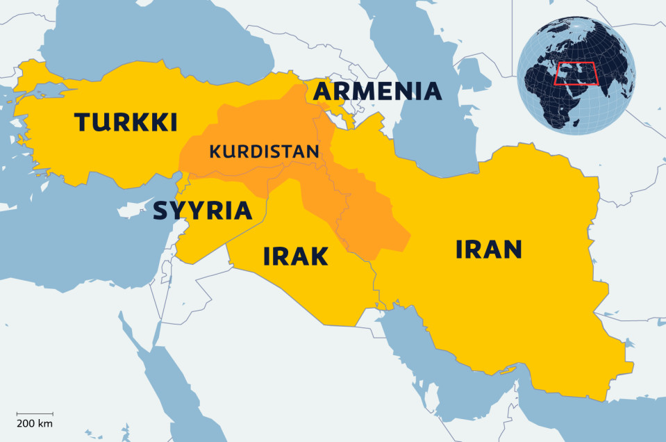 Kartta, jossa merkattuna Turkki, Armenia, Syyria, Irak ja Iran sekä niiden kaikkien rajojen sisäpuolella oleva Kurdistanin alue.