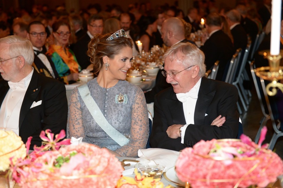 Ruotsi prinsessa Madeleine keskusteli Nobel-palkitun yhdysvaltalaisen biokemistin Paul Modrichin kanssa vuonna 2015.