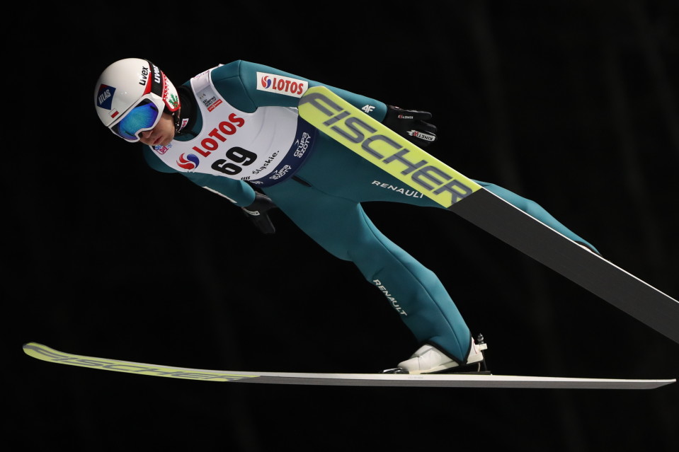 Kamil Stoch, Wisla 2019, uudet valkoiset monot.