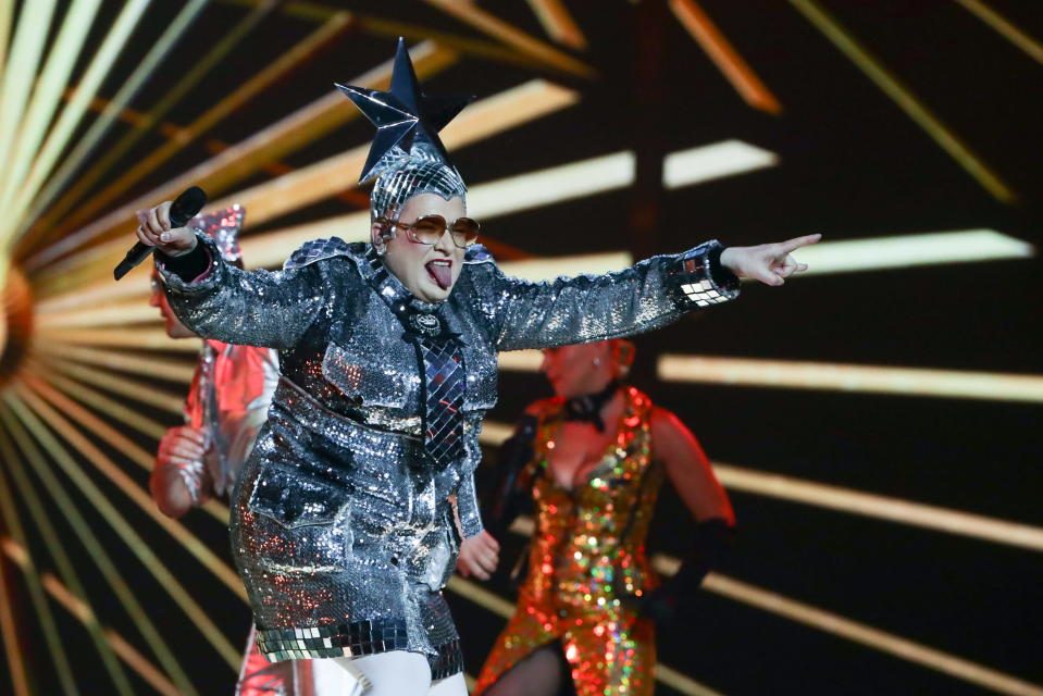 Verka Serduchka tähti päässä.