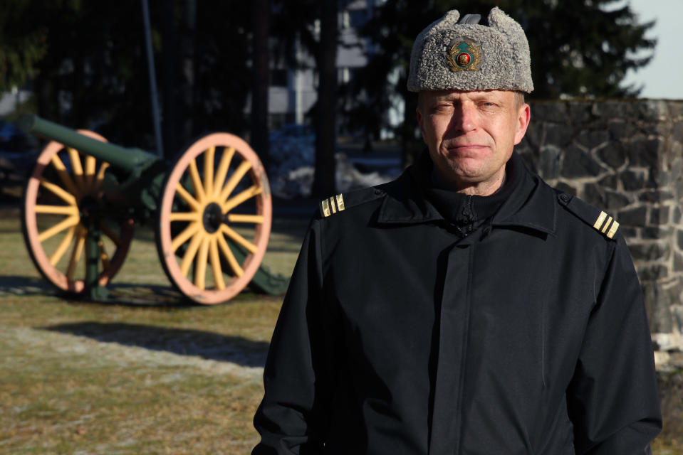 Kapteeni Timo Miettinen Karkialammen varuskunnassa Mikkelissä.