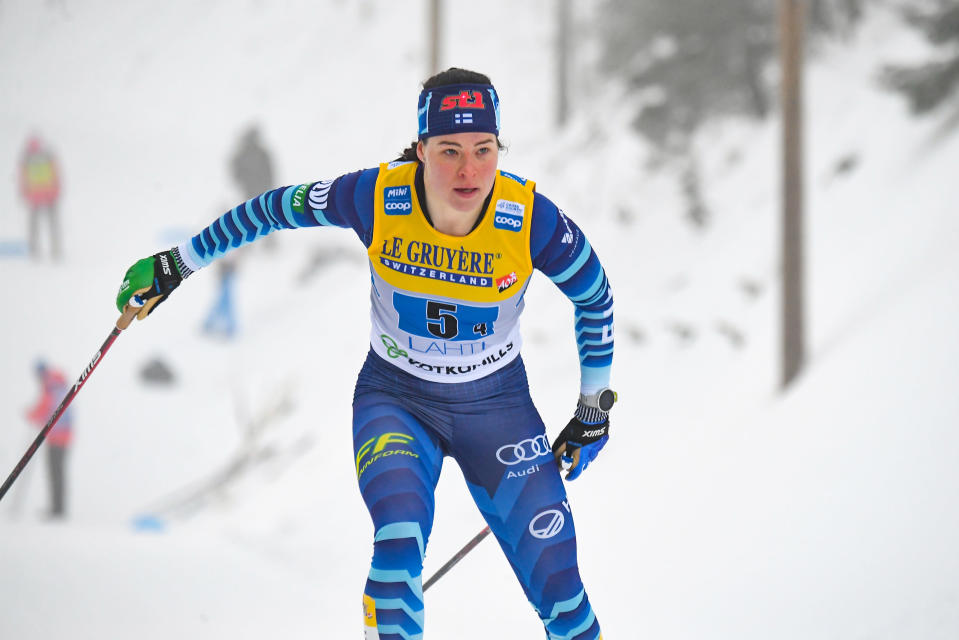 Krista Pärmäkoski åker.