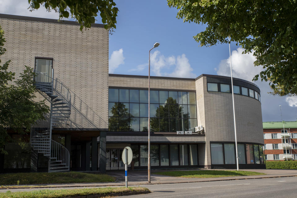 Tiilinen rakennus Salpausselänkadulla Kouvolassa