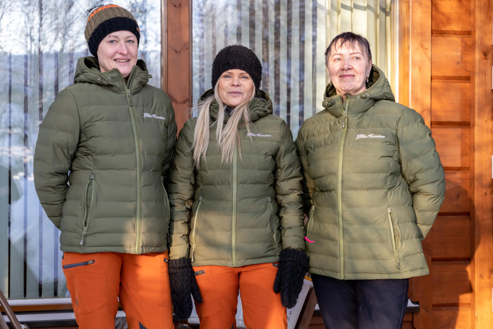 Ylläs Huminan siivoustiimi Marika Urb (vas.), Reet Johansson (kesk.) ja Valentina Zenitseva (oik.)