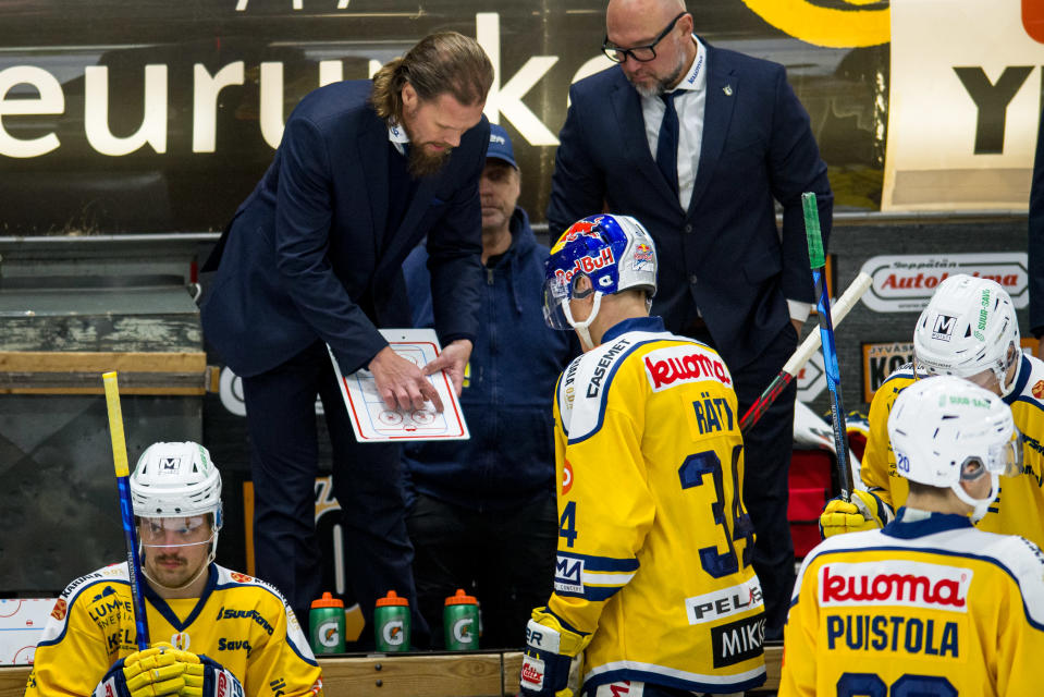Aatu Räty on saanut oppeja Olli Jokiselta.