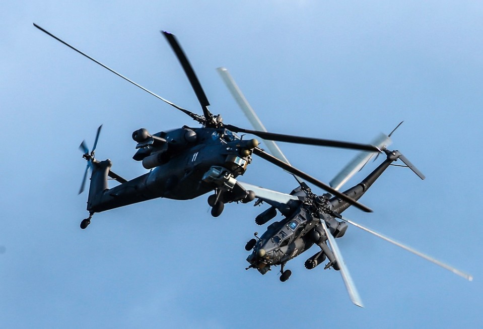 kaksi helikopteria venäläistä