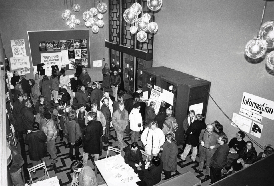 Kinopalatsin aula 1991 Tampereella