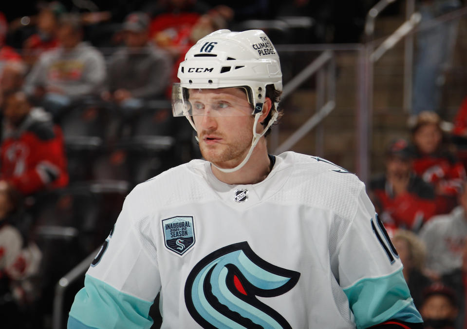 Jared McCann lähikuvassa.