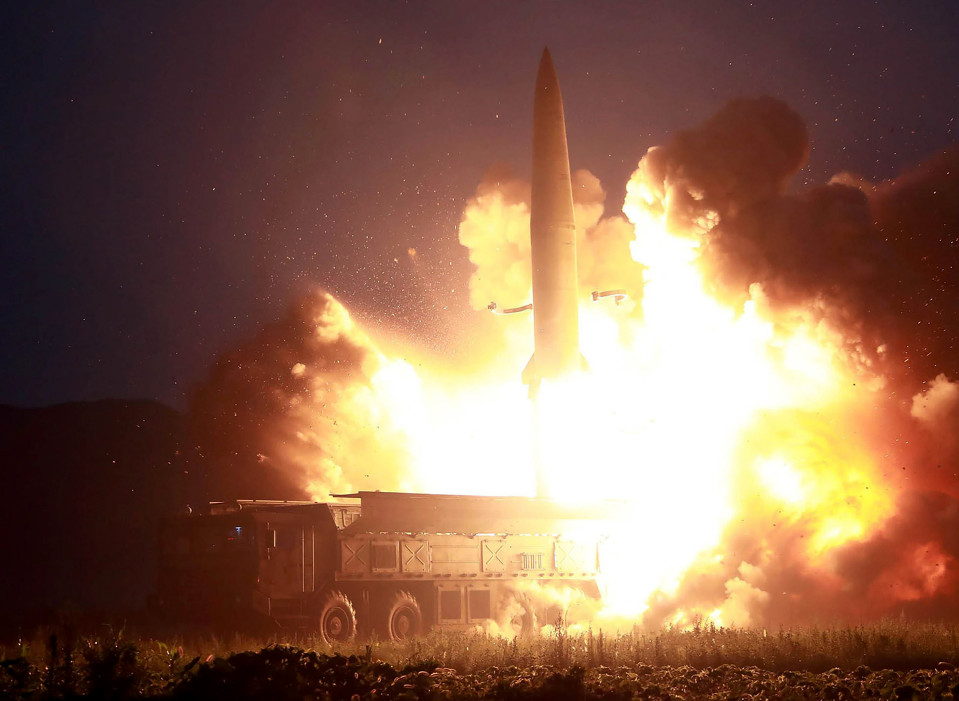 Pohjois-Korea virallisen uutistoimiston välittämä kuva ohjuskokeesta.