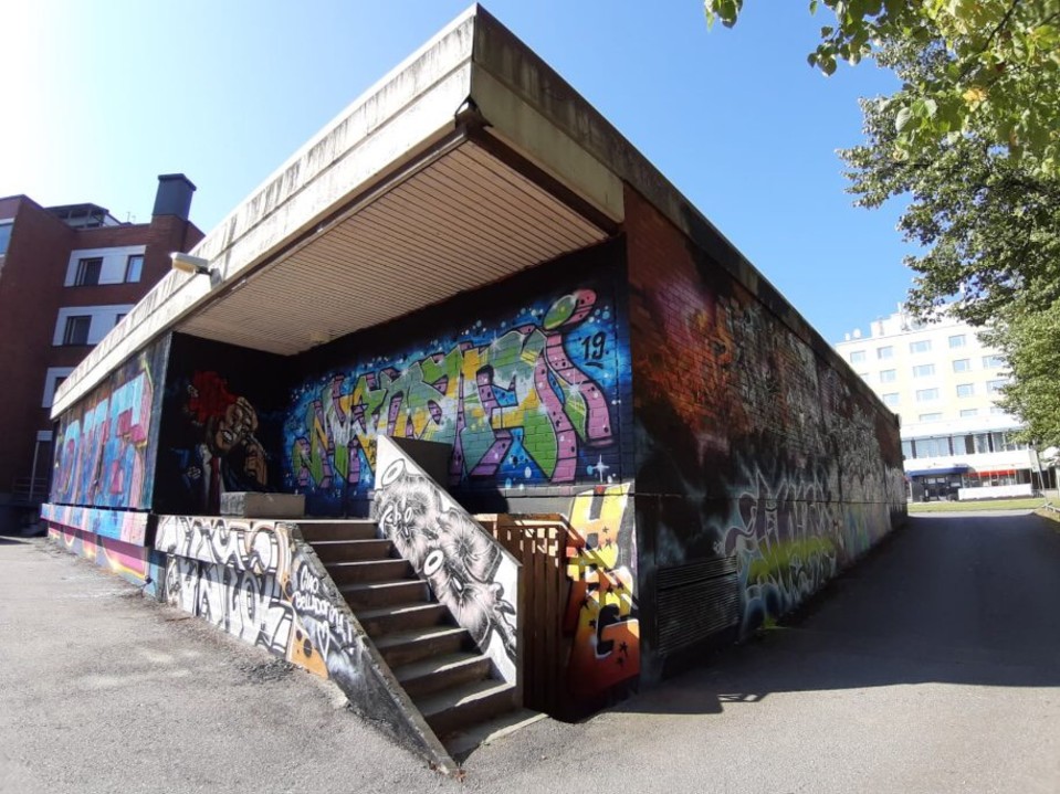 Kuva graffitimaalauskokonaisuudesta Riihimäellä