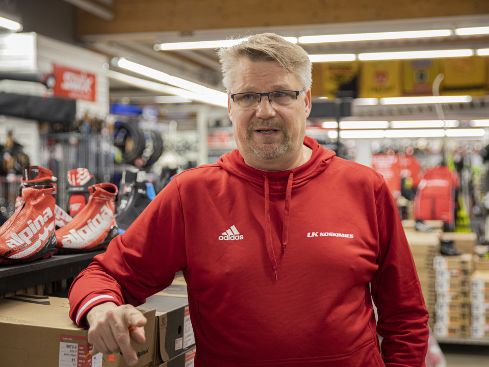 UK Koskimiehen myyjä Jussi Laukkanen.