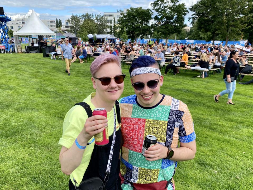 Kaksi festivaalivierasta, Pasi Ahola ja Rasmus Hurmerinta Järvenpää soi -tapahtumassa.
