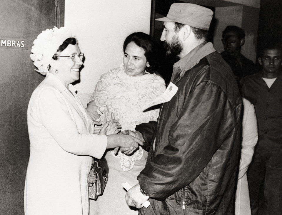 Hertta kuusinen tapaa Fidel Castron huhtikuussa 1971 Kuubassa.