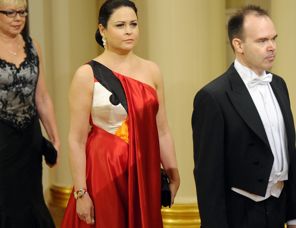 Teija Vesterbacka Angry Birds -puvussaan Linnan juhlissa vuonna 2011.