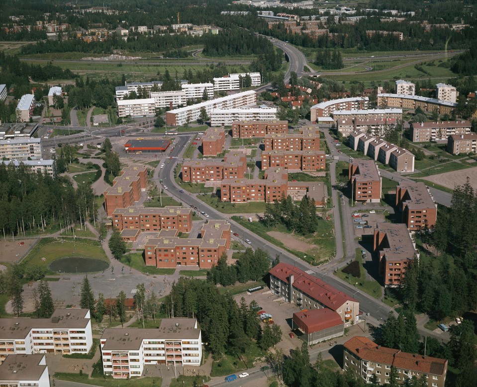 Metsäpurontie Maunulassa kuvattuna 1976