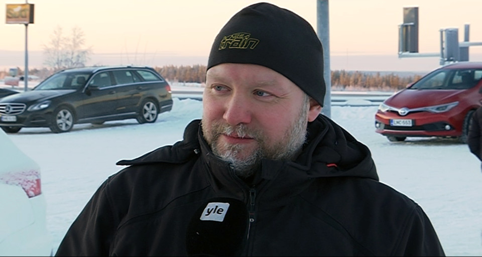 Avis Budget autovuokrausyrityksen työntekijä Anders Säynäjäkangas.