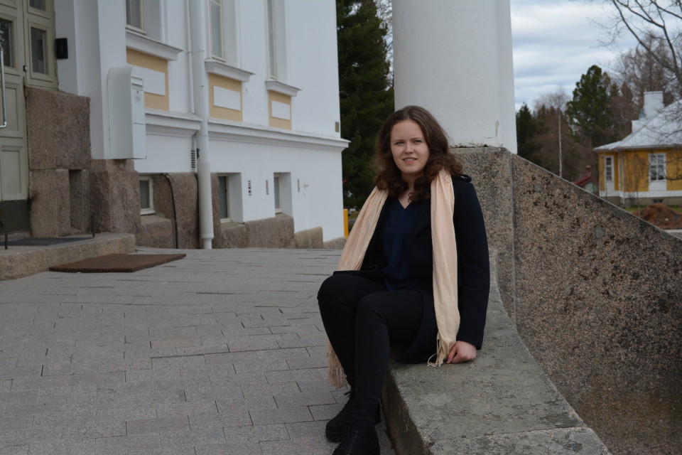 Sofiannia Apaja menetti molemmat vanhempansa nuorena, mutta ei koe äitien- tai isänpäivän viettoa raskaiksi.