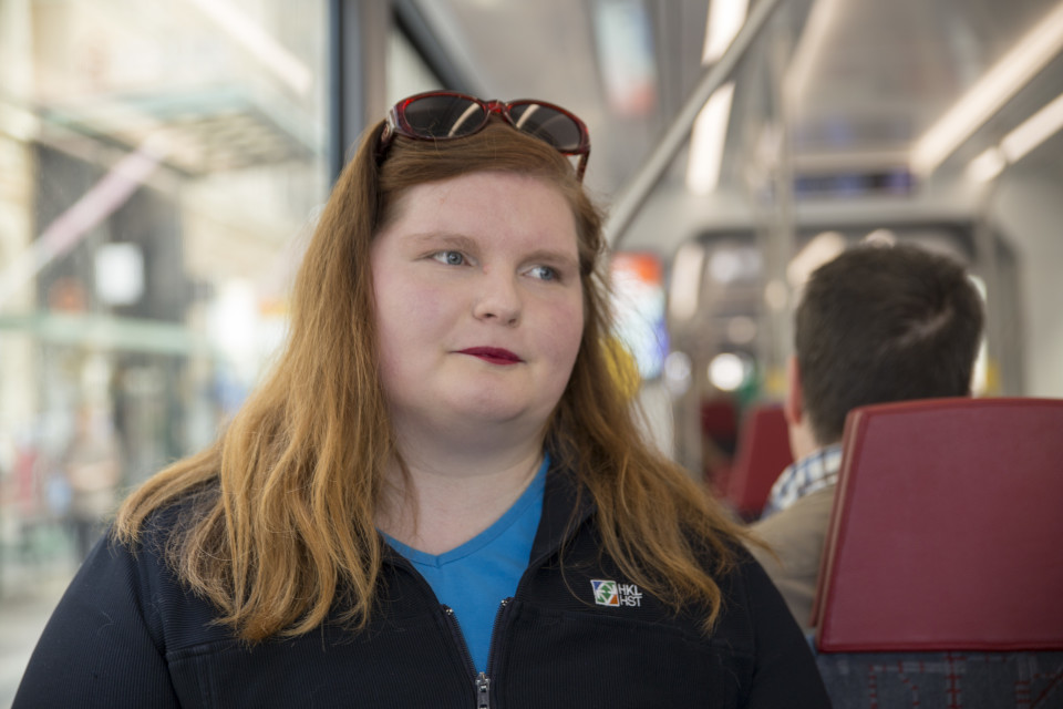 Raitiovaunun kuljettaja Anna Ahtila