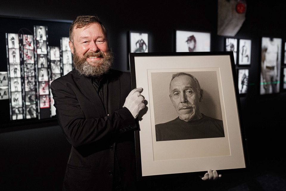 Tom of Finland -näyttelyn pystytystä Tallinnassa.