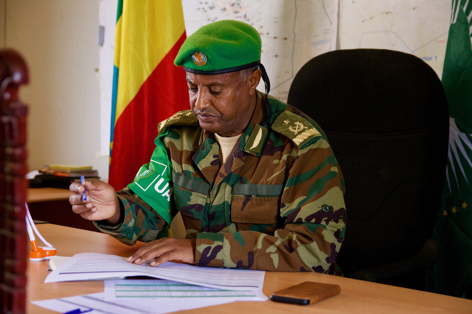 AMISOM-joukkojen komentaja Alemu Ayene ei usko, että Somalian armeija pystyy täyttämään sen aukon, jonka AMISOM jättää lähtiessään.