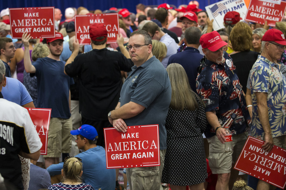Trumpin kannattajia kampanjatilaisuudessa Virginiassa