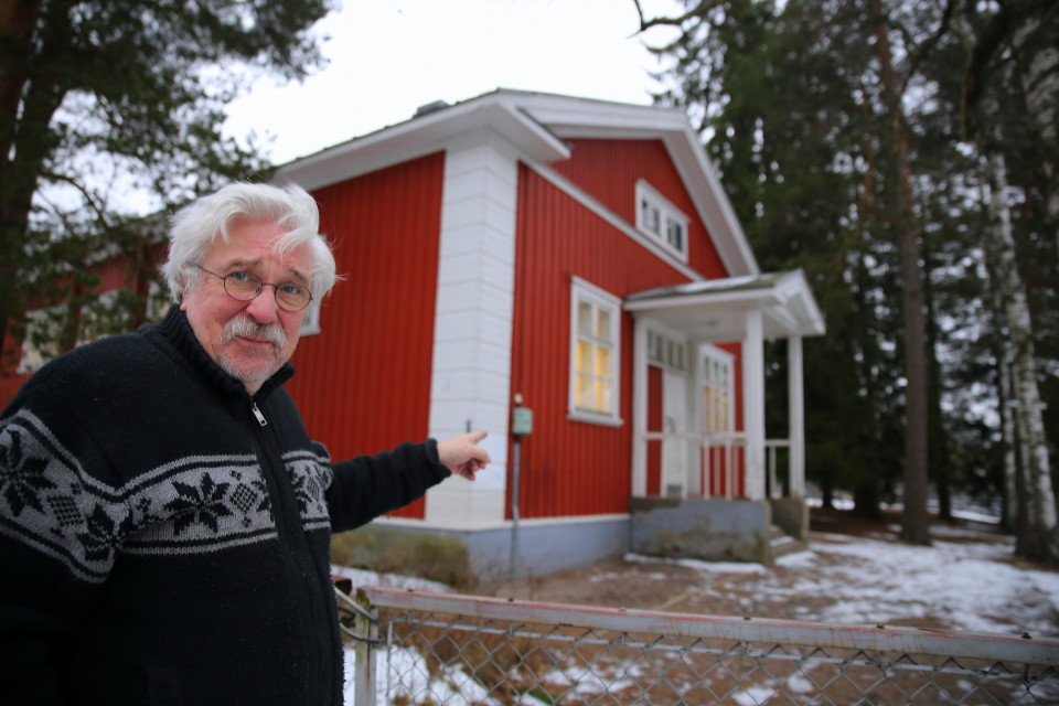 Kinnarin koulun vanha puurakennus toimi Baddingin kotina 1970-luvun lopulla, tietää Jani Uhlenius.
