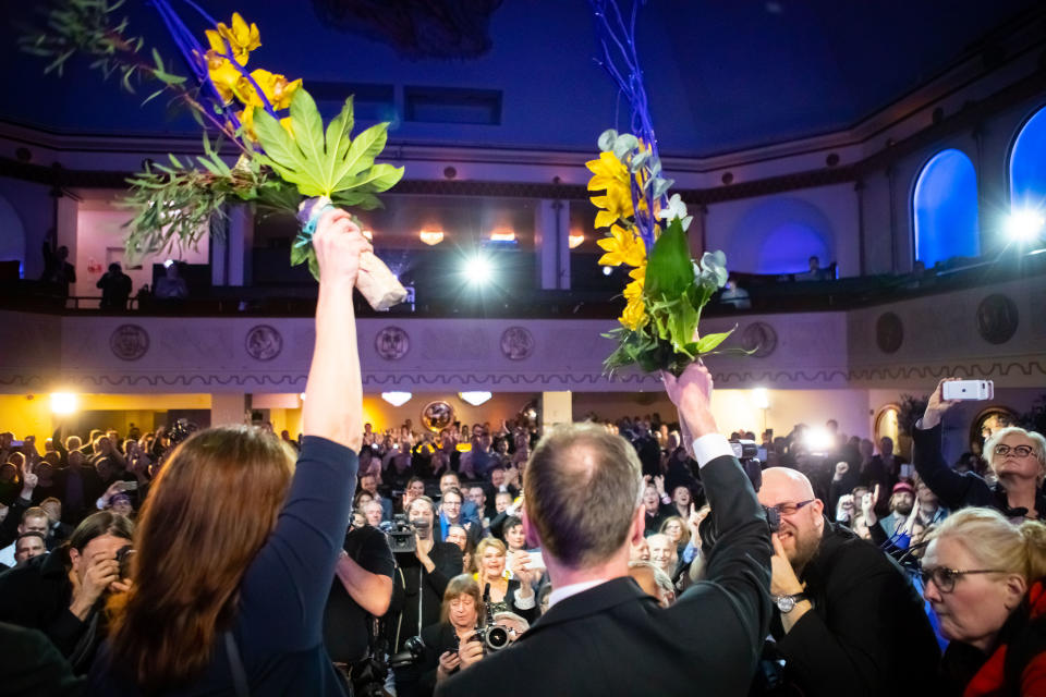 Eduskuntavaalit 2019. Perussuomalaisten vaalivalvojaiset. Riikka Slunga-Poutsalo ja Jussi Halla-aho tuulettavat.
