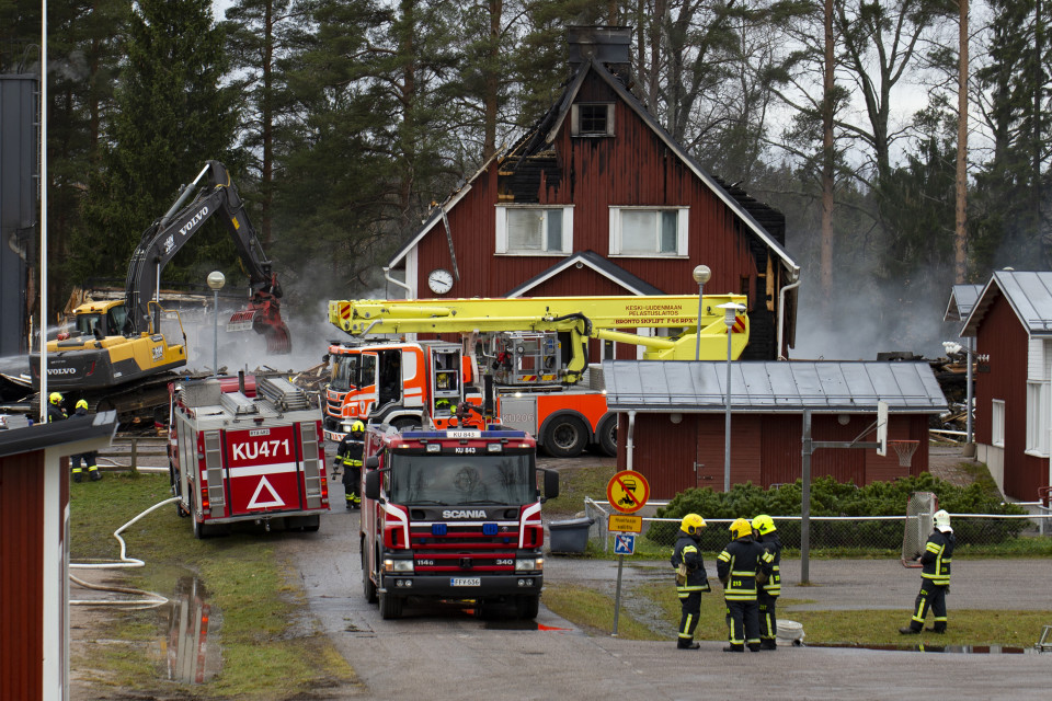 Tulipalo Valkjärven koululla.