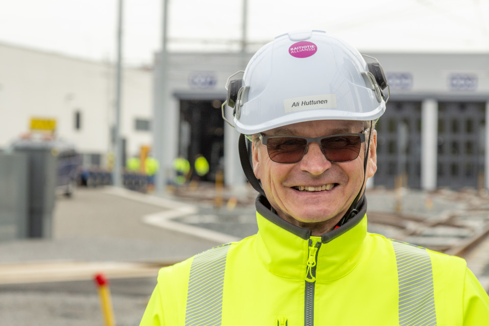 Tampereen Raitiotie Oy:n kalustopäällikkö Ali Huttunen