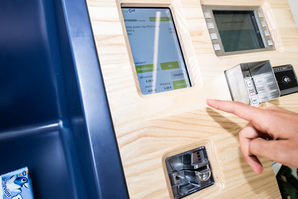 Neste Easy Delin eli automaattikauppa Helsingin Ratakadulla.