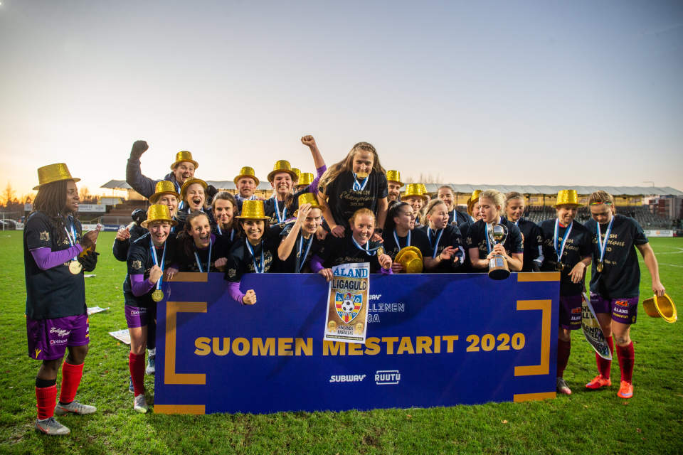 Åland United juhlii kauden 2020 SM-kultaa.