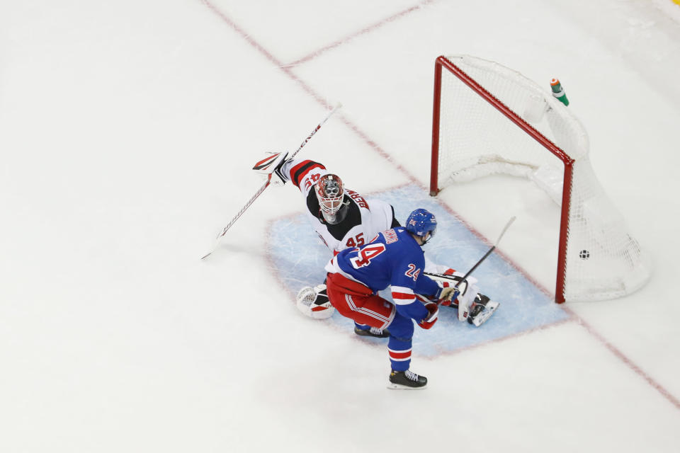 Kaapo Kakko teki avausmaalinsa NHL:ssä.