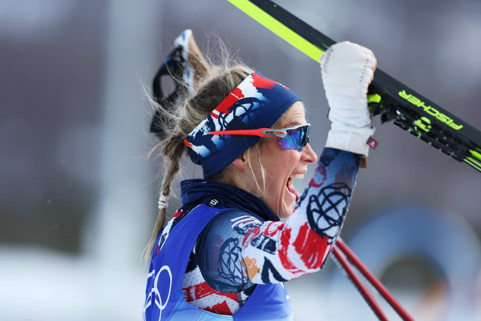 Therese Johaug pääsi juhlimaan toista olympiakultaa.