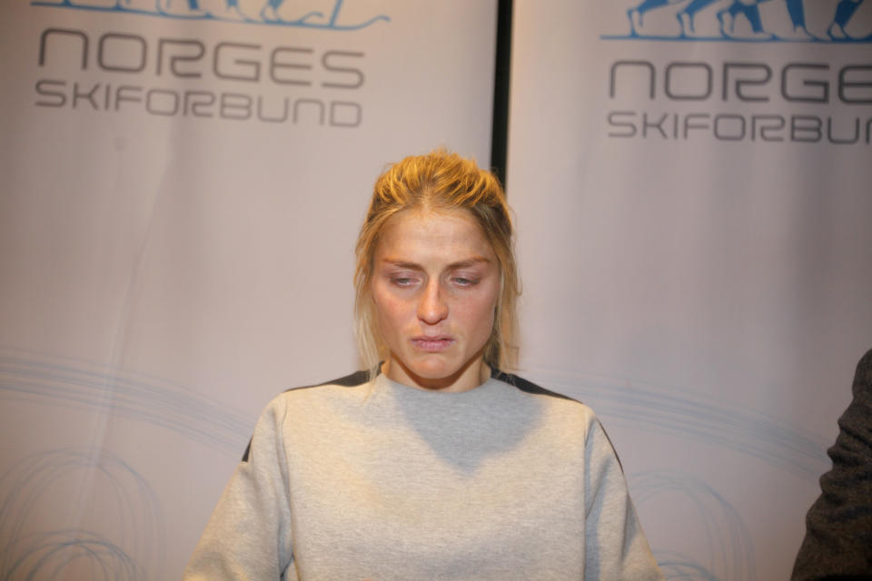 Therese Johaug kertoi dopingkärystään murtuneena lehdistötilaisuudessa 13.10.2016.