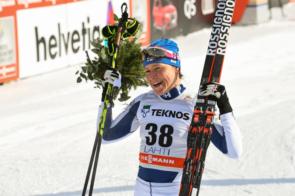 Aino-Kaisa Saarinen tuulettaa Lahdessa keväällä 2018.