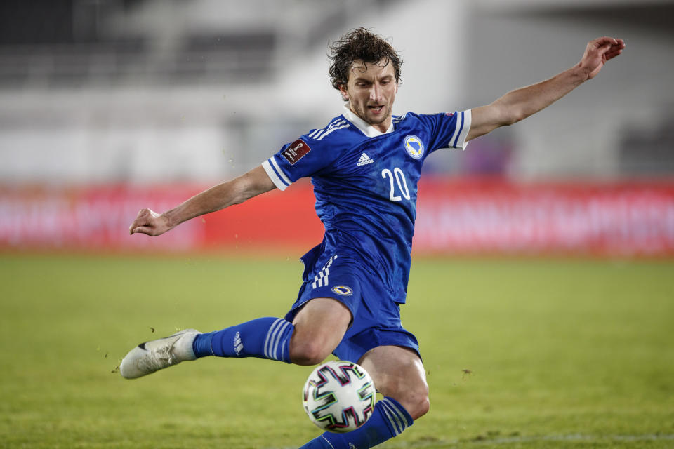 Miroslav Stevanovic laukoo Bosnia-Hertsegovinan 2-2-maalin MM-karsinta ottelussa Suomi vastaan Bosnia-Hertsegovina, Olympiastadion Helsinki 24.3.2021.