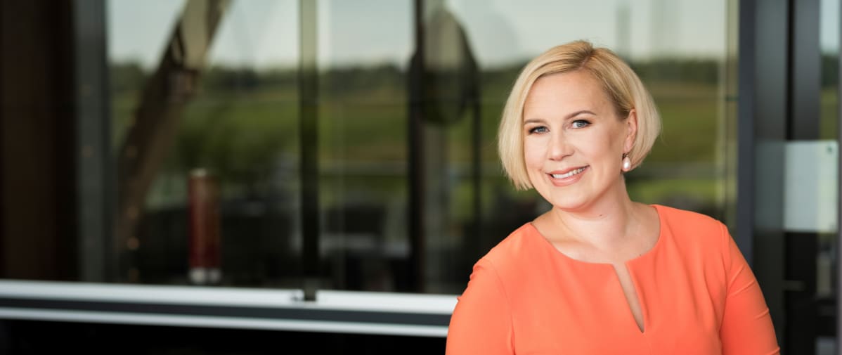 Elina Koivumäki on erikoistunut somejuridiikkaan.