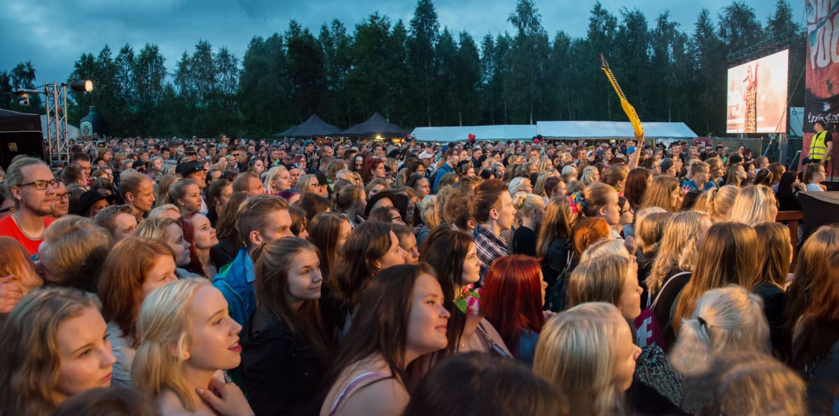 Arkistokuvassa näkyy Simerockin yleisöä vuodelta 2015