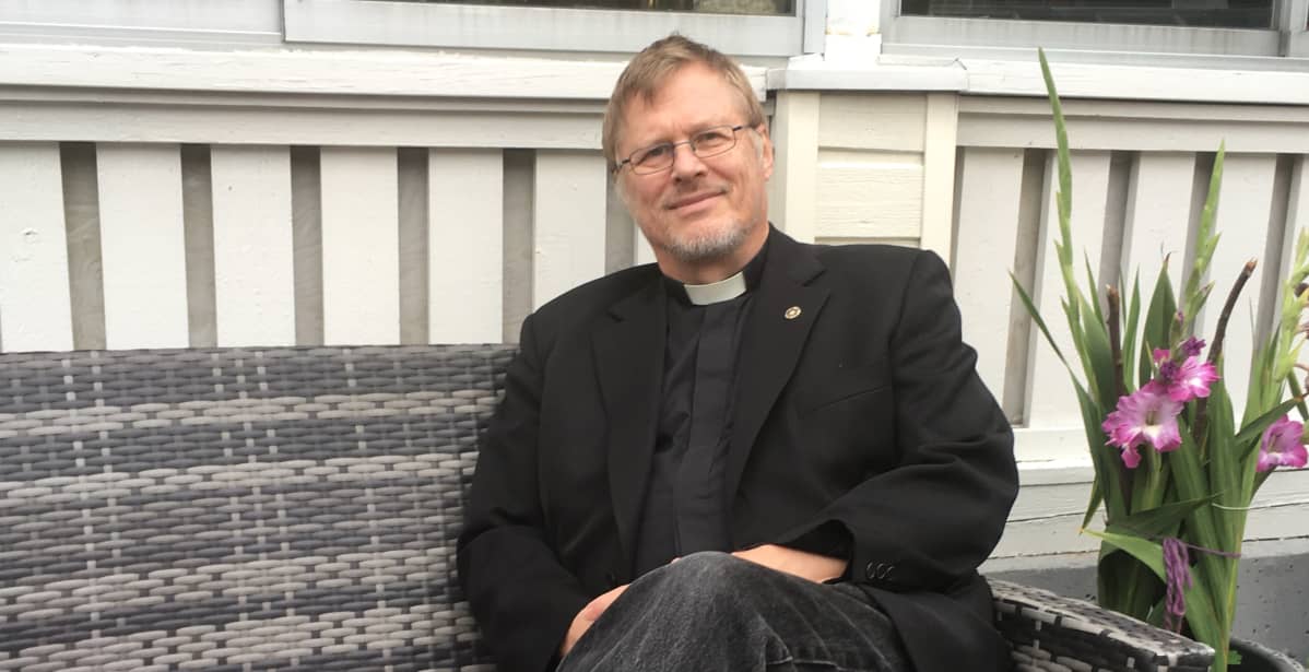 Sateenkaaripappi Martti Muukkonen