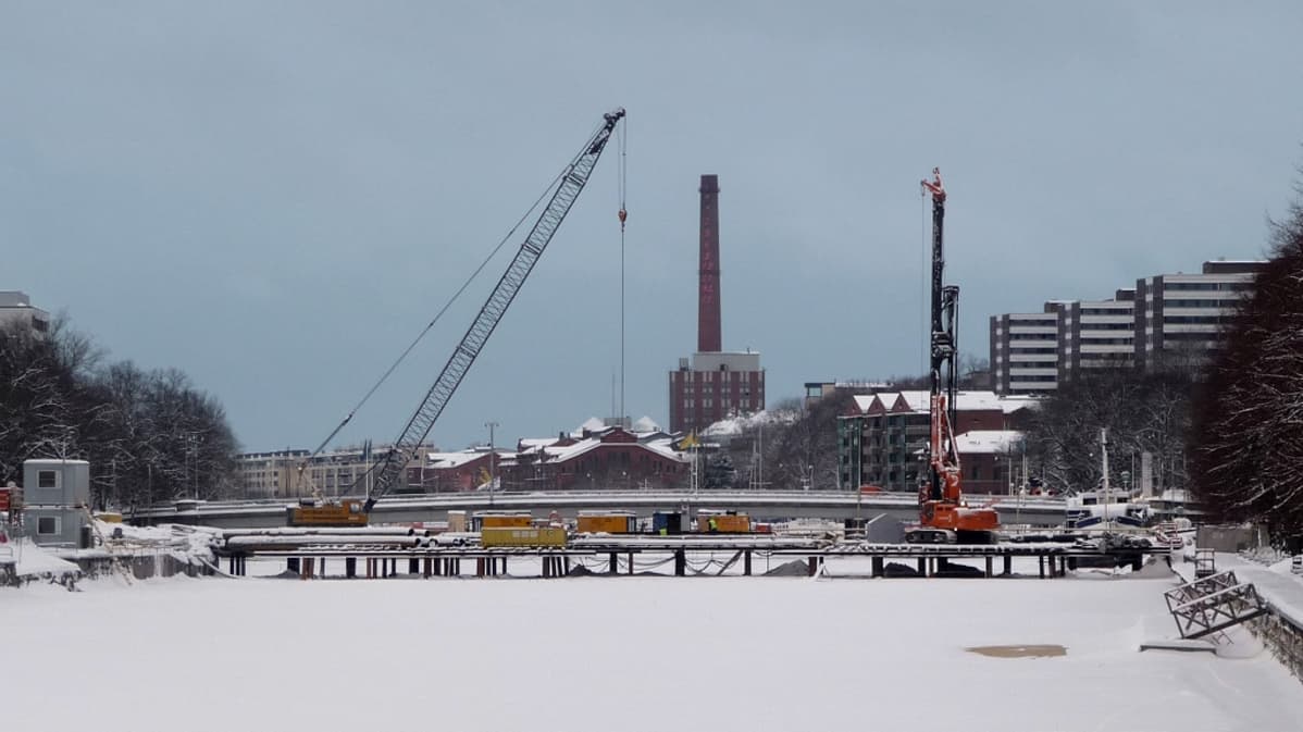 Aurajoki, Mylyysillan paalutus.
