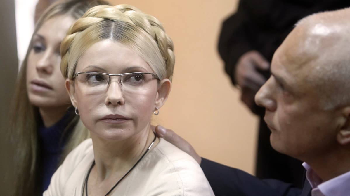 Humalassa teini-ikäinen tyttö seksiä