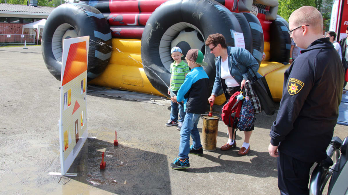 anaali seksiä tyttö