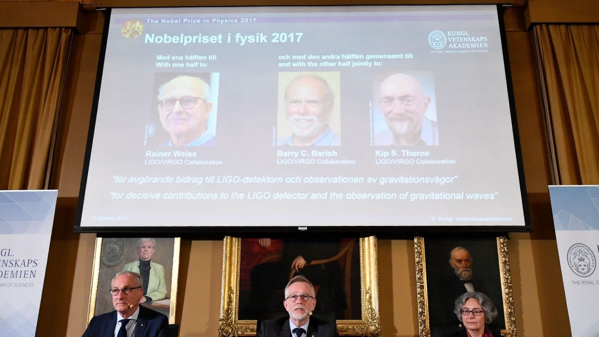 Fysiikan Nobel-komitea julkisti palkinnon saajat Tukholmassa 3. lokakuuta. 