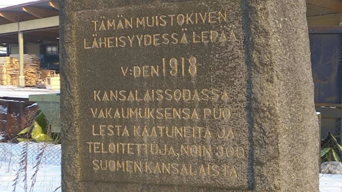 1918 sisällissodan joukkohaudan muistomerkki Vierumäellä Heinolassa.
