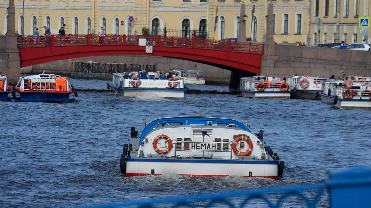 Kanavaristeilyt ovat Pietarissa suosittuja