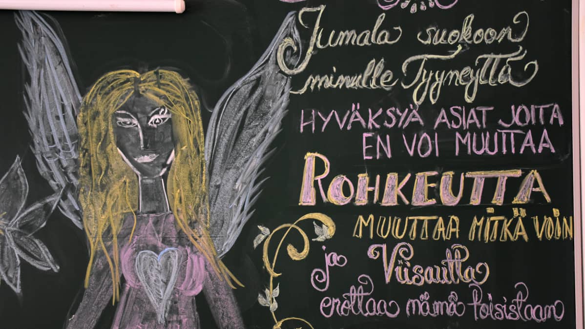 Tuhkimon huoneentaulu.