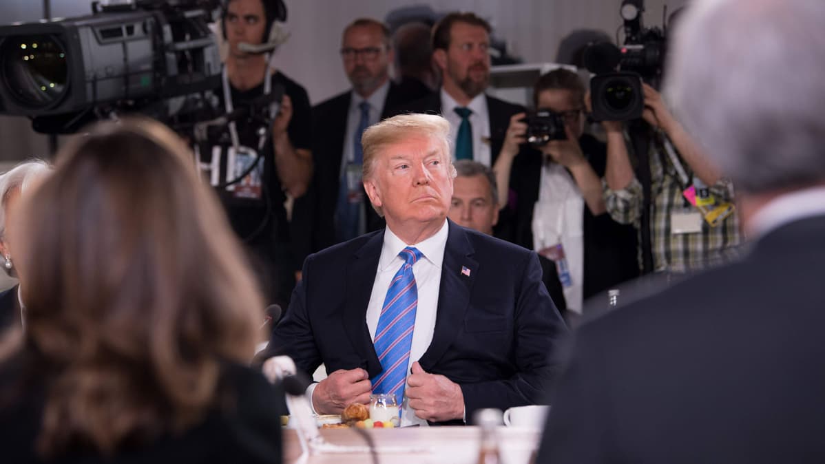 Yhdysvaltain presidentti Donald Trump kuvattuna G7-kokouksen aamiaisella 9. kesäkuuta.