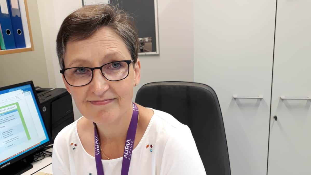 Toimialuejohtaja Sirkku Jyrkkiö Turun yliopistollisesta keskussairaalasta.