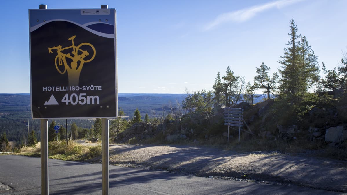 Iso-Syötteelle on rakennettu kattava mastopyöräilyreitistö yhteistyössä metsähallituksen ja Pudasjärven kaupungin kanssa.