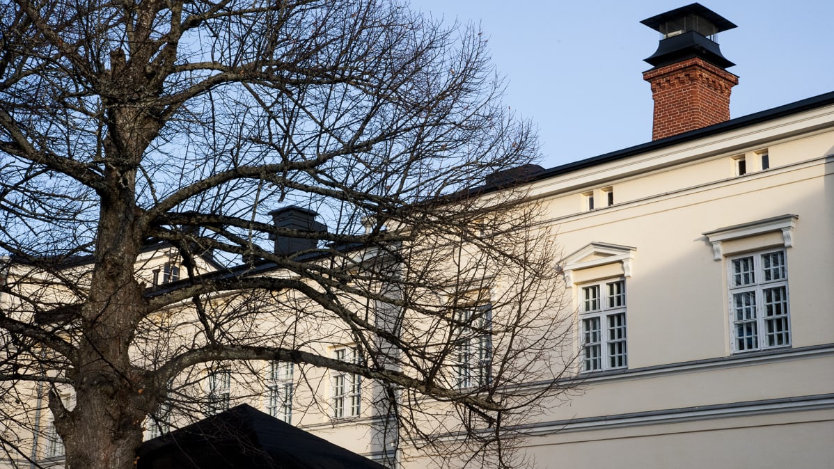Niuvanniemen sairaalarakennuksen julkisivu
